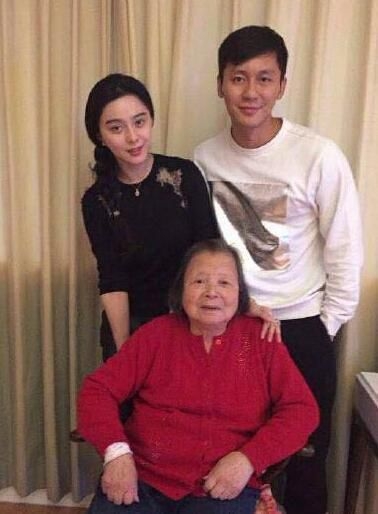 李牧对范冰冰求婚成功_范爷素颜探望男方姥姥照曝光_365经典网