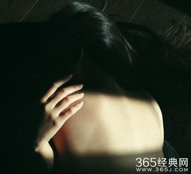 一句话经典语录：世上最深情的誓言,是我等你