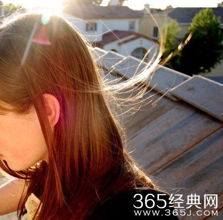 微笑，有时候是一种没有说出口的伤痛