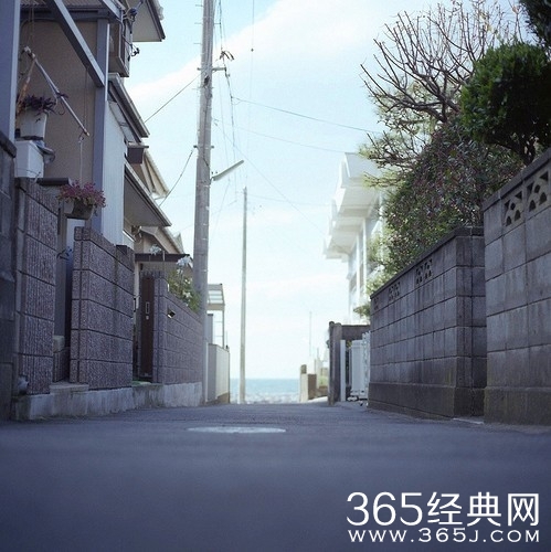 微笑，有时候是一种没有说出口的伤痛