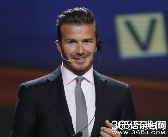 小贝儿媳公开恋情 再获人民选择奖品