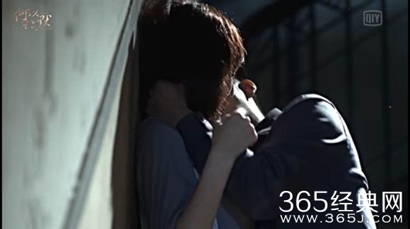 何以笙强吻赵默笙照cc