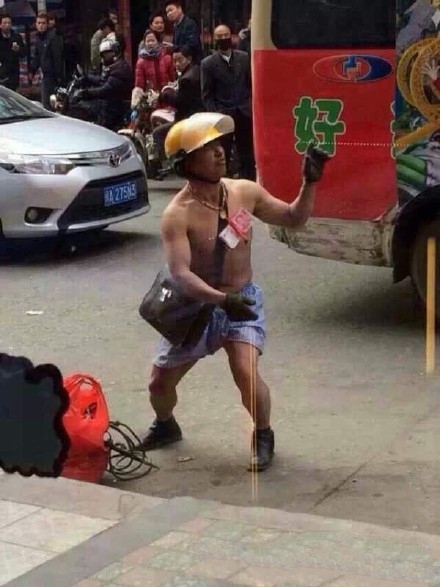 福建”炫富哥“闪亮登场