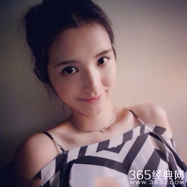 新一代武大女神出炉 混血美女私照曝光