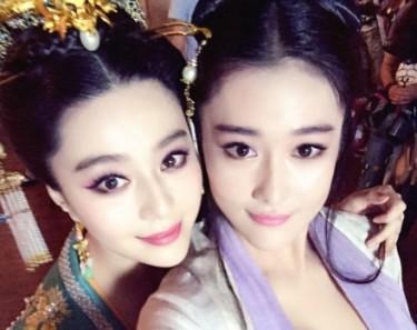 范爷、张馨予暗战真相，李晨与张馨予分手原因