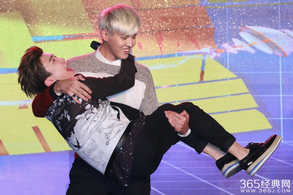 吴亦凡曝光恋爱史