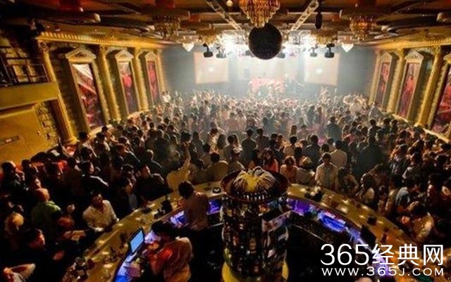 七堇年：一些人的出现，就是为给你上一课