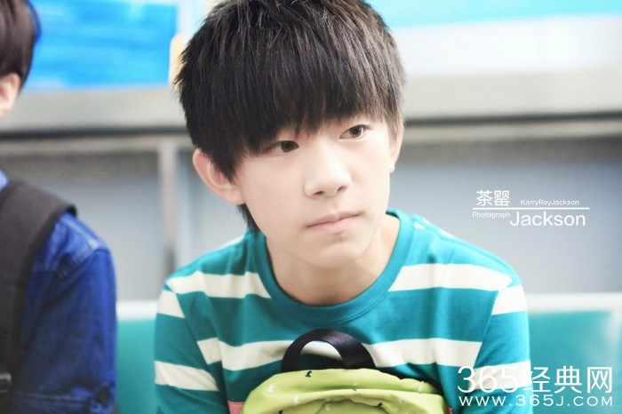  《易烊千玺不干了啦》图片