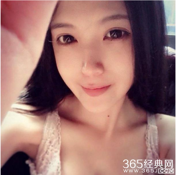 深蹲女神萧亦瑄精美私照