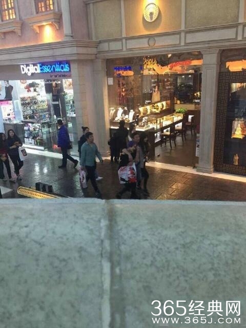 王思聪澳门左拥右抱 陈碧舸王思聪是什么关系