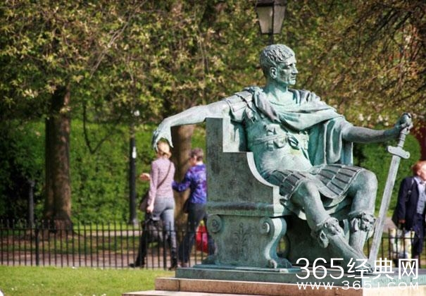 这照片谁照的？太TM有才了！