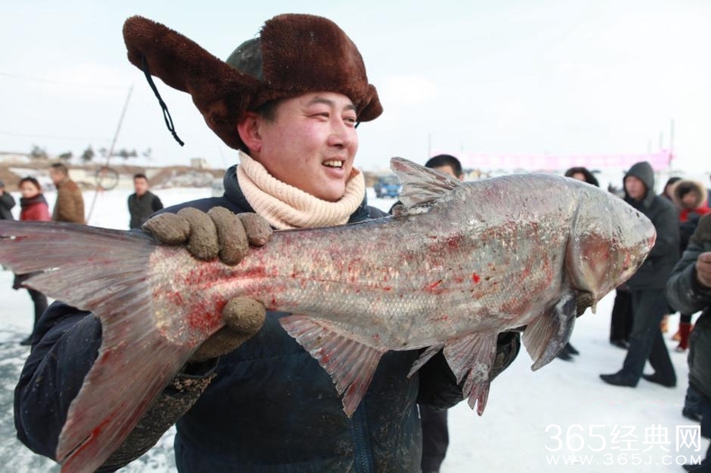 沈阳冰湖冬捕节