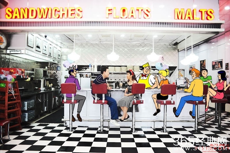 创意卡通婚纱照