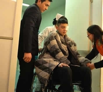 姚贝娜眼角膜接受者董亮图片