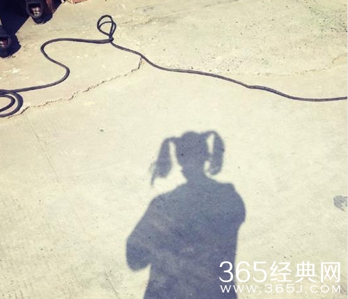 杨幂双马尾卖萌 老公调侃双辫老太婆