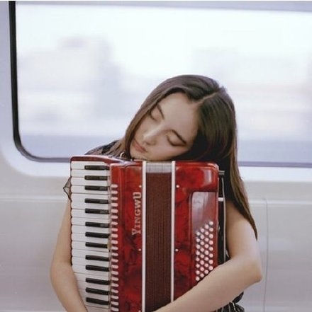 晚安心语：当执着成为负累，放手就是解脱