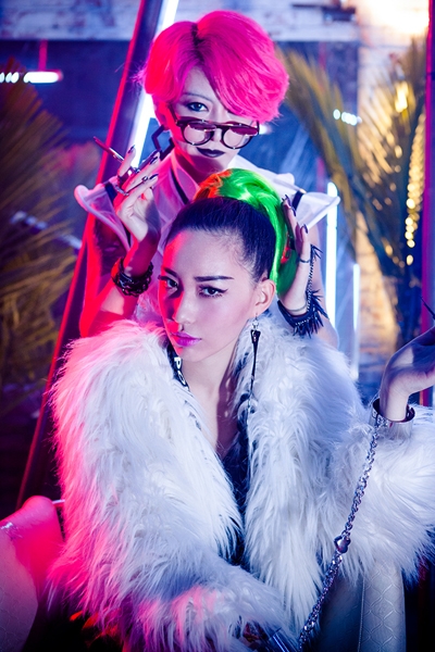 李斯丹妮首发《请叫我女王陛下》完整版mv