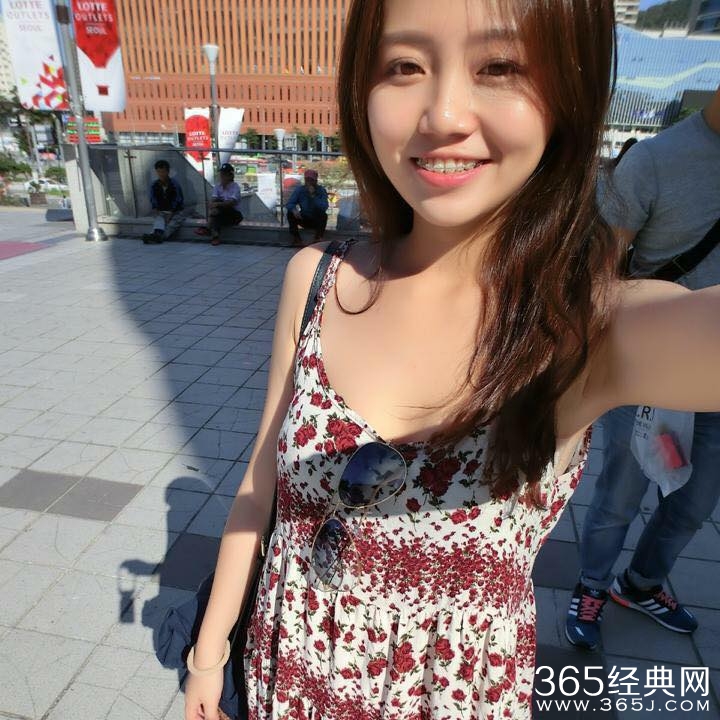 台艺音乐系校花陈思绮怒呛网友:老娘至少32C _陈思绮个人资料_陈思绮生活照曝光 台艺音乐系校花陈思绮怒呛网友:老娘至少32C _陈思绮个人资料_陈思绮生活照曝光