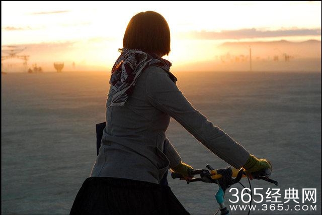 爱情语录：我们从来没有自己以为的那么深情