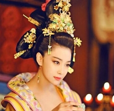 武媚娘传奇武媚娘流产李治怎么处治萧淑妃的 _媚娘流产是萧淑妃害的吗_365经典网