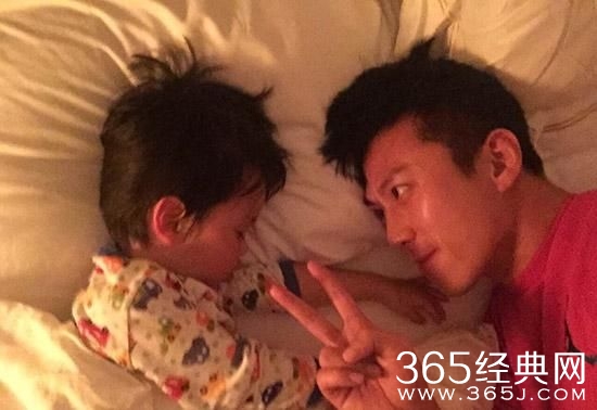 邓超瞎编故事哄儿子睡觉