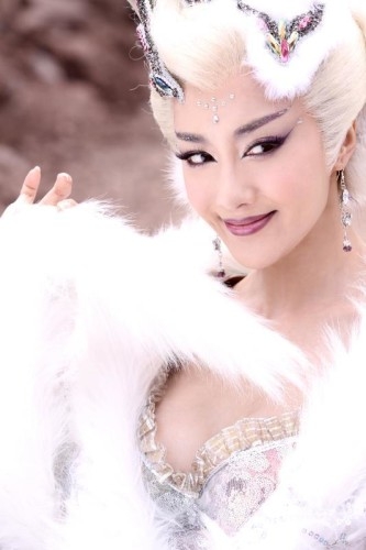 《封神英雄榜2》李依晓版妲己诱惑纯情剧照 令人不敢直视