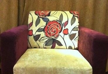 住宾馆时，怎么知道房间有没有针孔摄像头？