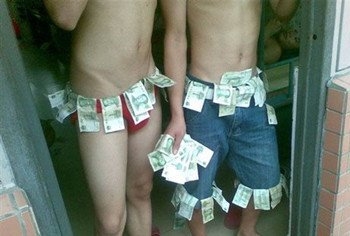 只听一声巨响，哥们你的菊花还好吧？