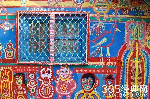 爱段子感动！92岁台湾老人用画笔挽救了整个村庄！