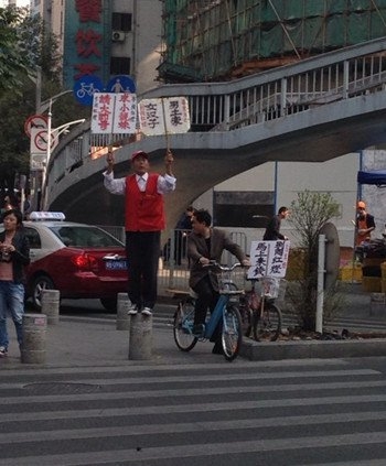 只听一声巨响，哥们你的菊花还好吧？