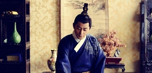 《陆小凤与花满楼》卫王是先帝亲生的么