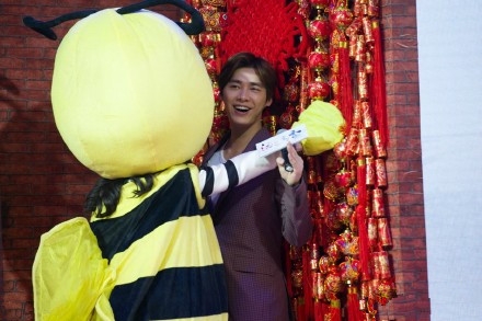 活色生香发布会:三大男神大玩“壁咚”图片