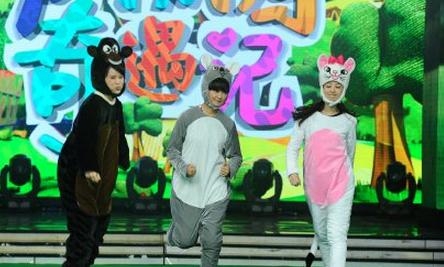 快乐大本营20150131期预告 李宇春倪妮现场主动投怀送抱