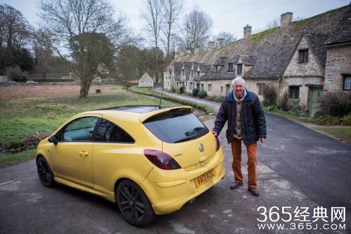最美的小镇里的爷爷买了辆车 竟引起世界各地人民的震怒