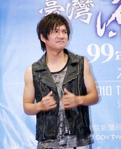 中国好歌曲第二季王宏恩《不要担心我》MV在线试听歌词图片