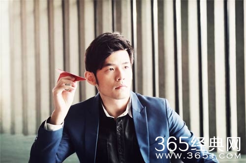 导师周杰伦督战好声音 节目组不担心学员抢周董