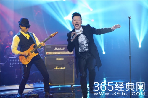 胡彦斌摇滚版《眼色》劲爆返场 古巨基现场为其征婚图片