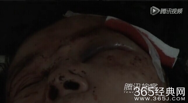 沈阳妇女因口角骑在六旬老太身上暴打老太 大喊我眼睛三万多，你这条命都赔不起