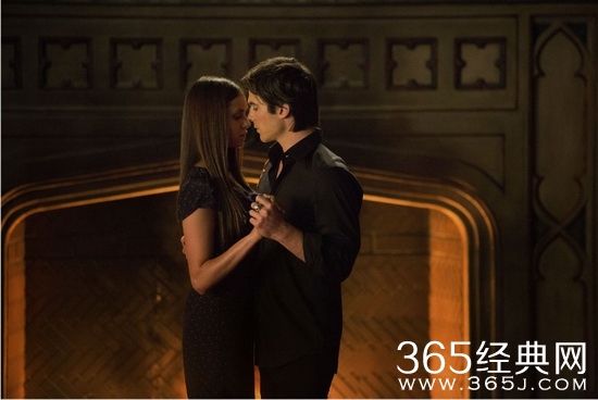 《吸血鬼日记第六季》插曲《Happy Idiot》试听