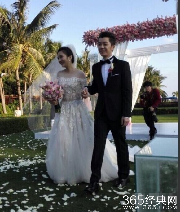 王栎鑫婚礼婚礼现场图曝光 妻子吴雅婷撞脸大S