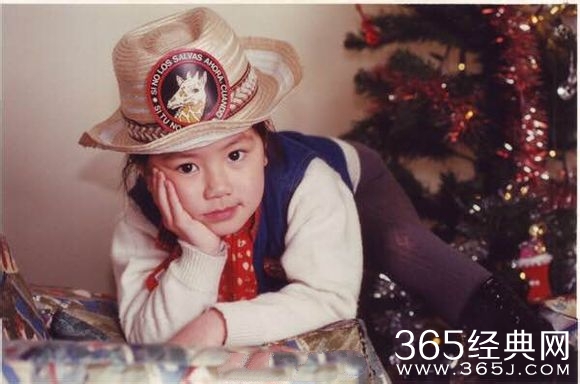 荧屏大小花旦儿时照片大放送  明星儿时照片有人逆袭有人残