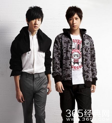 林俊杰阿信2014最新单曲《黑键》歌词介绍