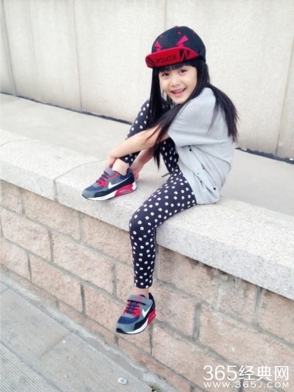 《活色生香》萌娃小时候的安若欢的扮演者是谁 小若欢扮演者资料