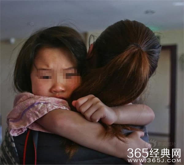 爷爷洗浴中心欠款 抛下孙女做抵押至今未归