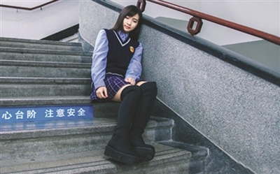 厦门校服女神郑凌莉私照