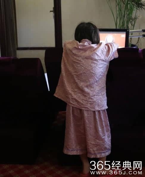 爷爷洗浴中心欠款 抛下孙女做抵押至今未归