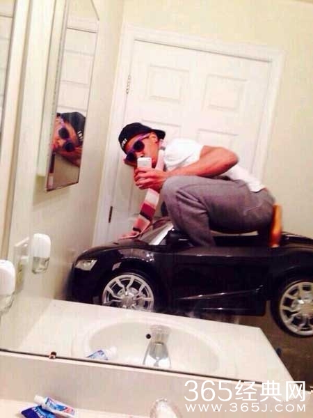 自拍狂魔养成记：No zuo no die