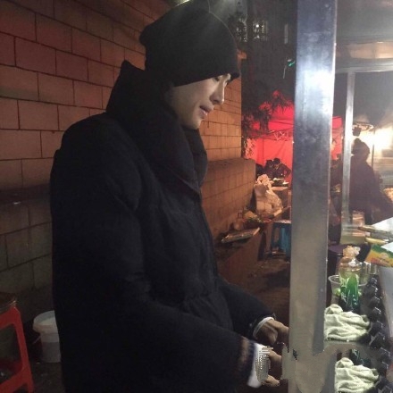 炒年糕欧巴走红_楼下炒年糕的小伙帅得就跟韩剧走出欧巴_365经典网