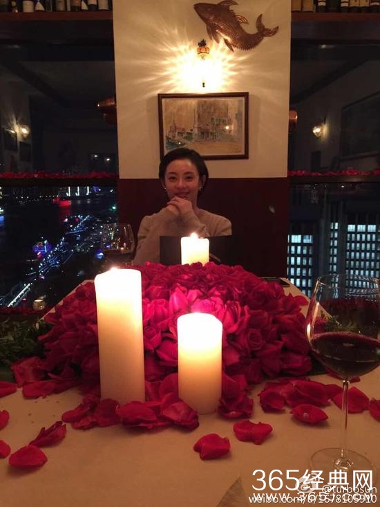 孙俪邓超烛光晚餐庆结婚五周年_邓超孙俪结婚五周年晒幸福_365经典网