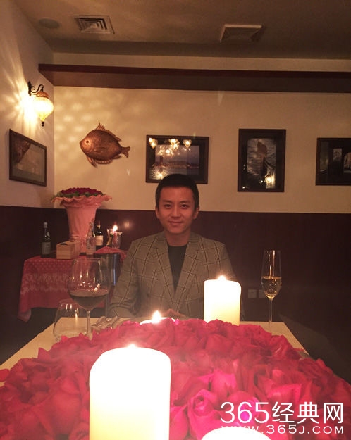 孙俪邓超烛光晚餐庆结婚五周年